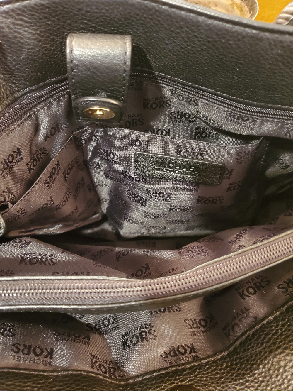1-DAY FLASH SALE!! Michael Kors LARGE Hamilton East West Tote w/Gold Hardware - Picture 7 of 16